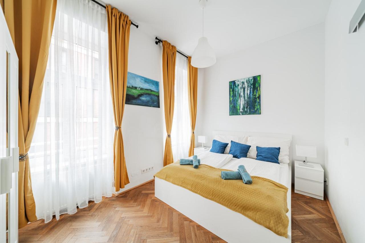 15 C&j's Appartement *